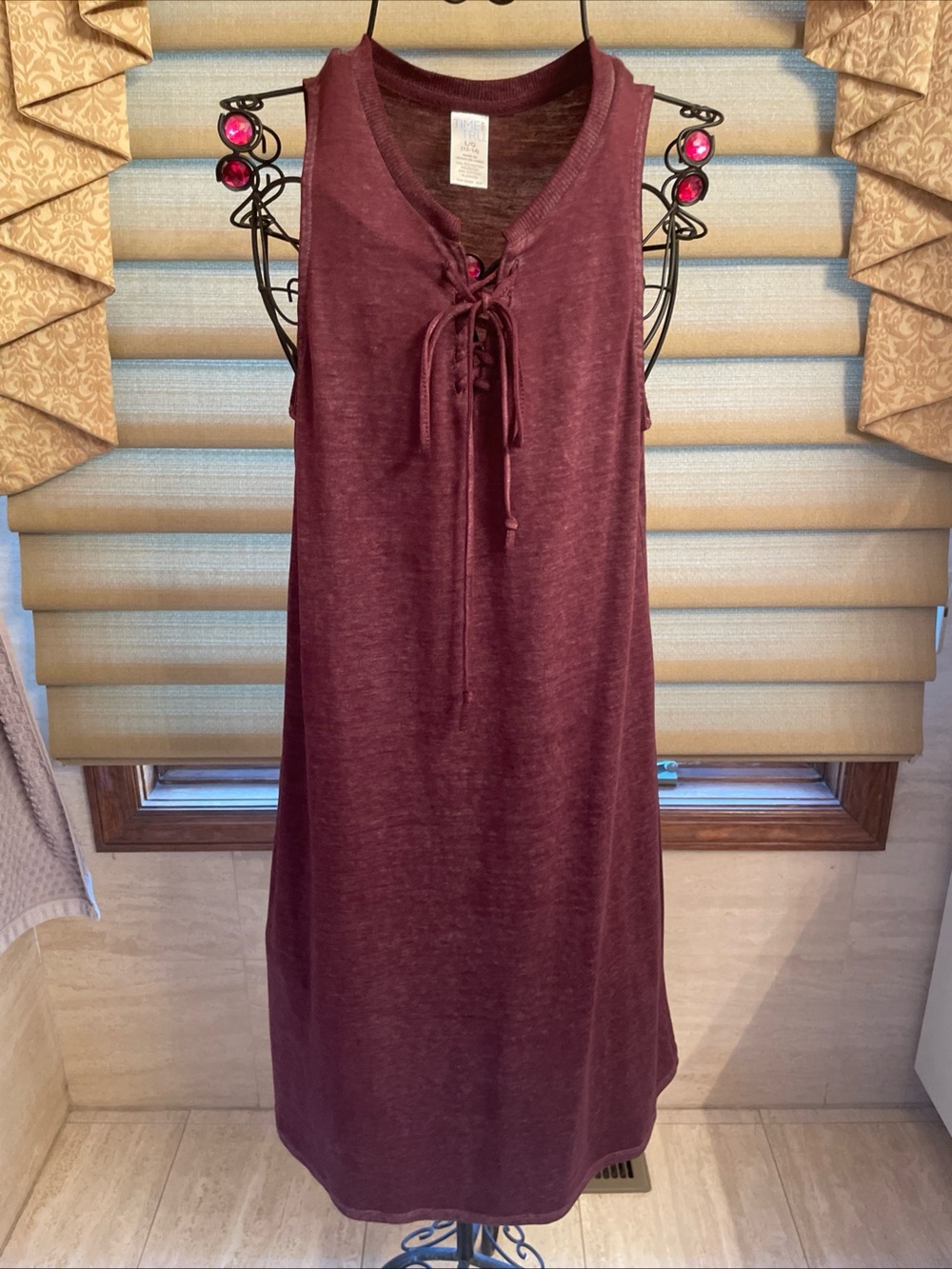 Time and Tru Sleeveless Maroon/Wine Lace-Up Neckline Casual Stretchy Dress Sz L